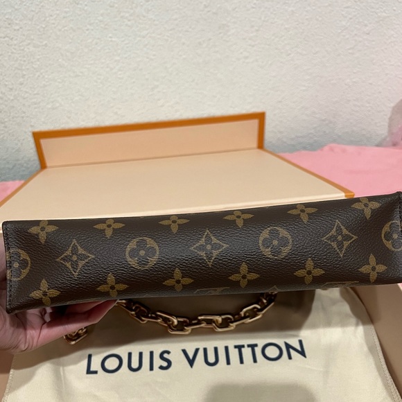 Brand new Toilet pouch 26 - Picture 4 of 15